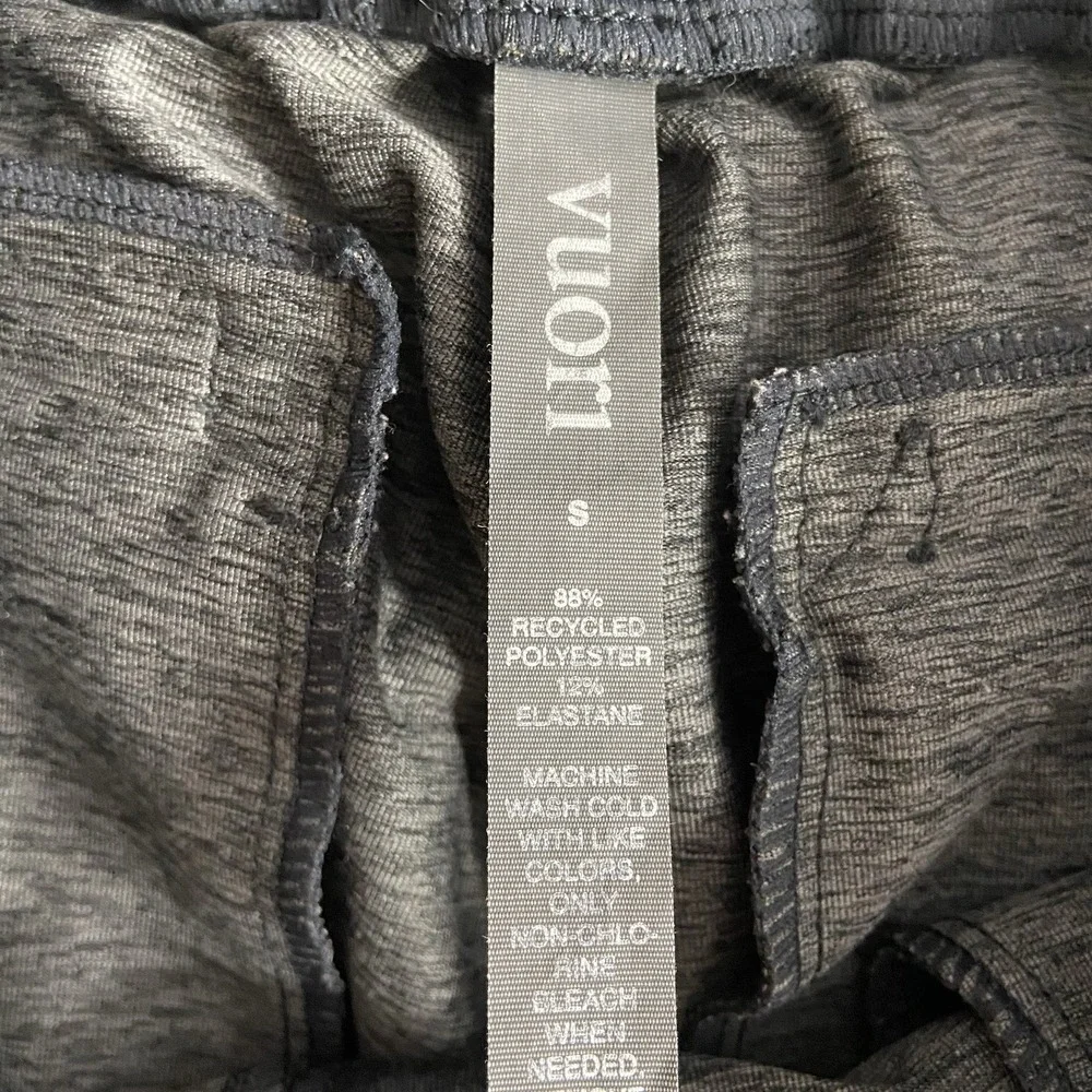 Vuori Pants mens Small 29x29 Sunday Performance Jogger Camo AOP Athletic Tapered